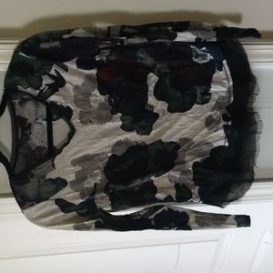 Simply Vera v-neck, multi-color top